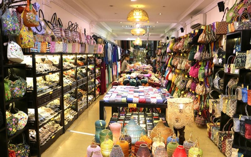 Cửa hàng quà lưu niệm địa phương