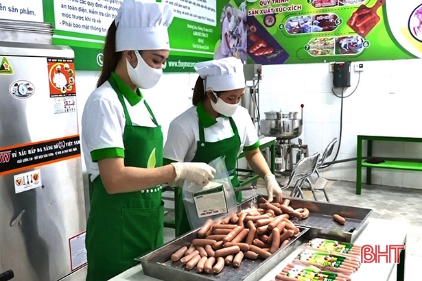 Sản phẩm xúc xích của Công ty TNHH Thủy Mộc Organic có quy trình sản xuất sạch, được đảm bảo vệ sinh an toàn thực phẩm