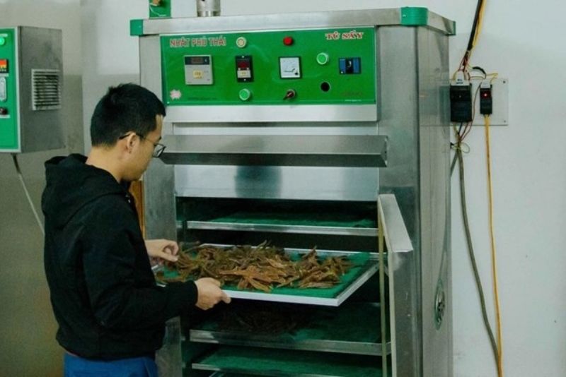 Nhờ áp dụng công nghệ sấy hiện đại, khoai deo giữ được độ dẻo tự nhiên, không cần chất bảo quản