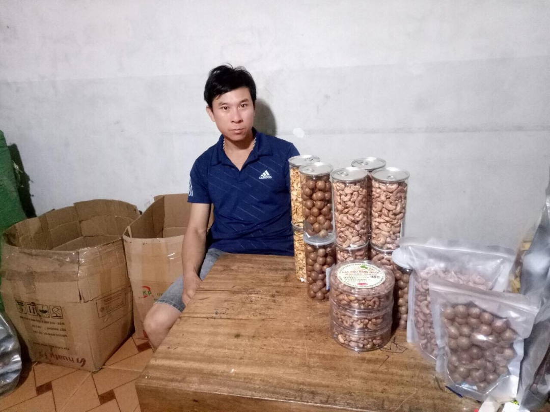 Anh Hiếu và các sản phẩm hạt điều